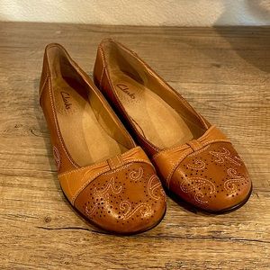Clarks flats size 7.5